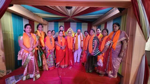 గాయత్రి నగర్‌లో ఘనంగా వినాయక నవరాత్రోత్సవాలు ప్రత్యేక పూజల్లో పాల్గొన్న ముమ్మారెడ్డి ప్రేమ కుమార్